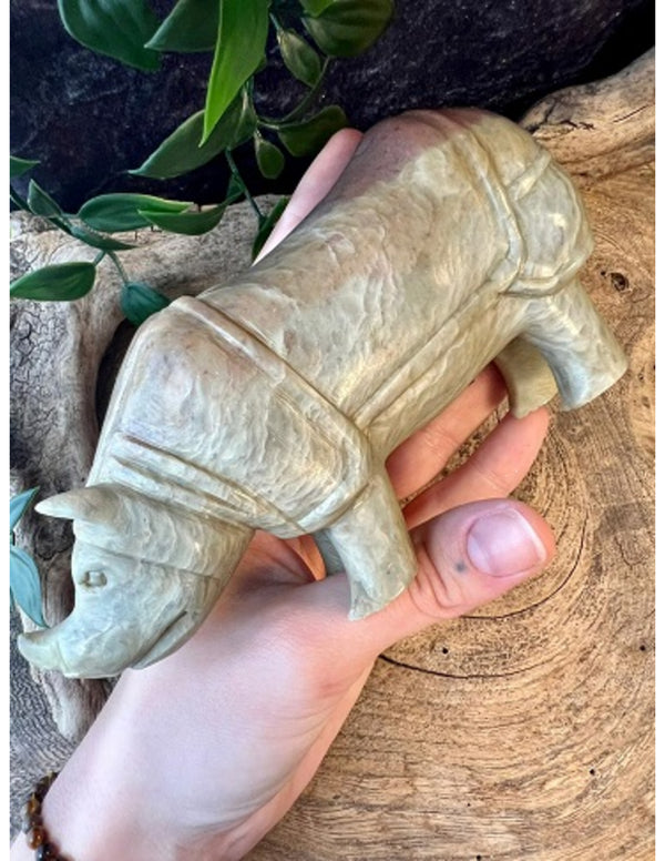 Speksteen neushoorn 14-16 cm