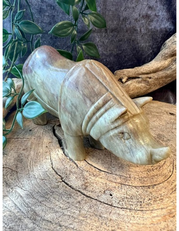 Speksteen neushoorn 14-16 cm