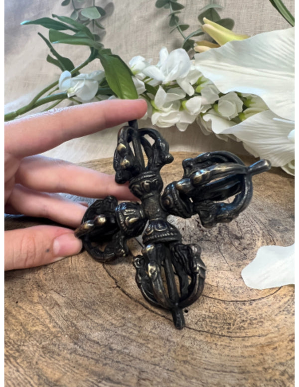 Dubbele dorje messing 10 cm - zwart