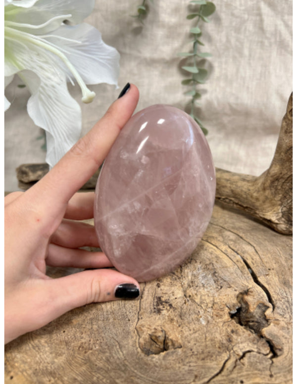 Roze kwarts sculptuur 700-800 gram