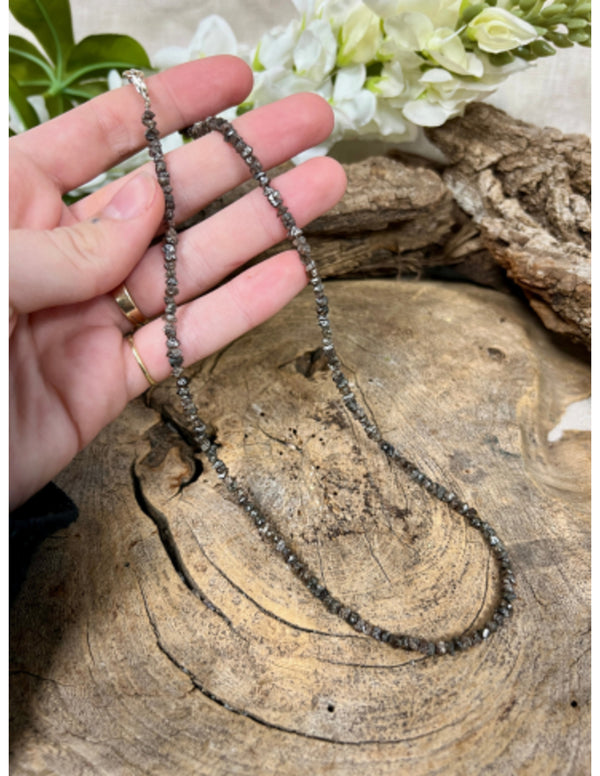 Diamant collier ruw met zilveren slotje