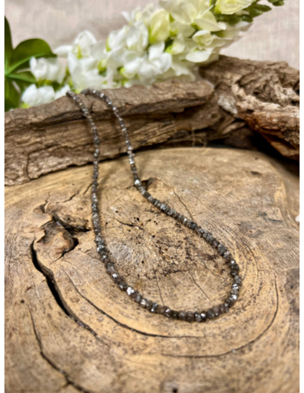 Diamant collier ruw met zilveren slotje