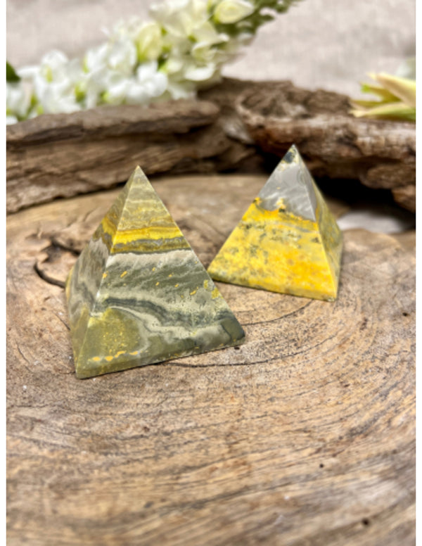 Jaspis Bumblebee edelsteen piramide 5 - 5,5 cm
