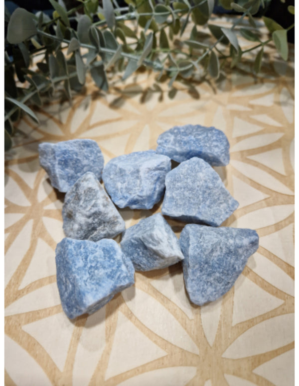 Blauwe kwarts 250 gram ruwe brokjes