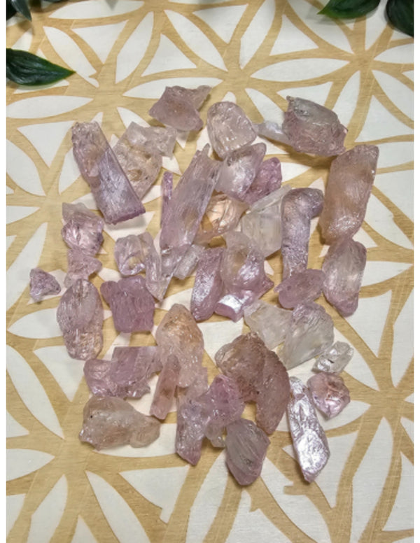 Kunziet roze ruw 250 gr. brokjes