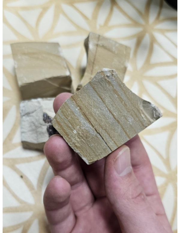 Jaspis geel Pakistan 250 gr. ruwe brokjes