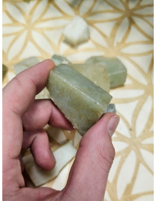 Jade China 250 gr. ruwe brokjes