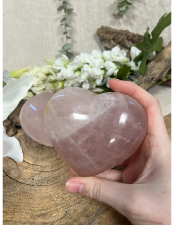 Roze kwarts edelsteen hart 600-700 gram