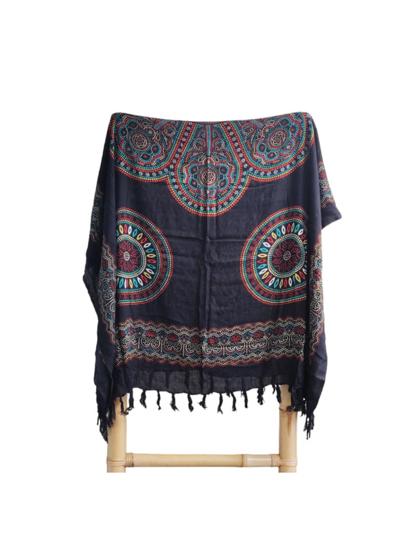 Om Namaste Sarong - 628 - Kleurige Bloem op Zwart