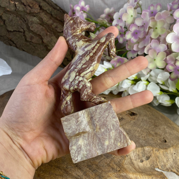 Speksteen paard stijgerend 15 cm