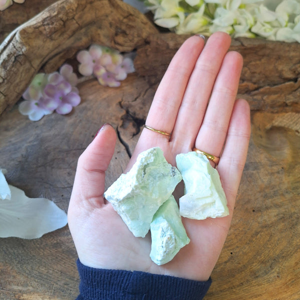 Chrysopraas A 250 gr. ruwe brokjes