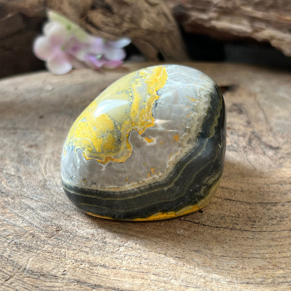 Jaspis Bumblebee sculptuur nr.14