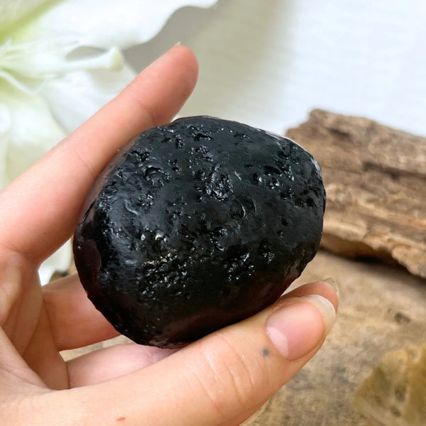 Tektiet ruw 150-200 gram (Indochiniet - Zwarte Moldaviet)
