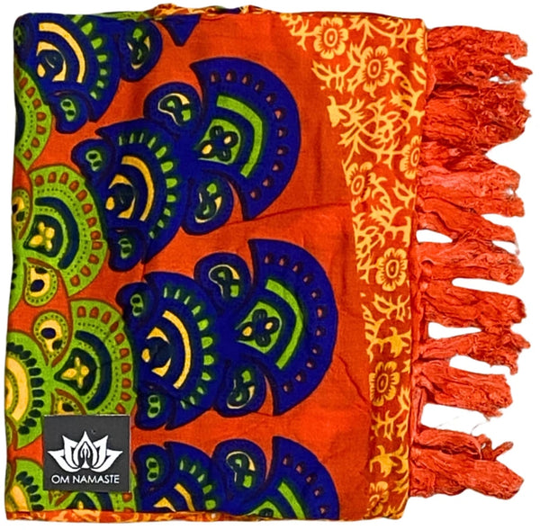 Om Namaste Sarong - 655 - Mandala - groen & blauw op oranje