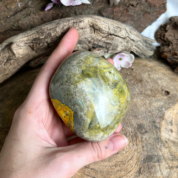 Jaspis Bumblebee sculptuur nr.24