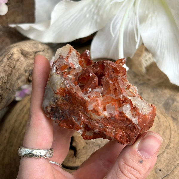 Rood Bergkristal Ruw 7,5 X 5,5 X 5 Cm Brazilië Nr.37
