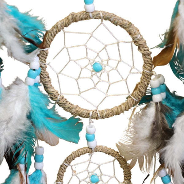 Dromenvanger - 22 cm - Turquoise steentjes met veren - 5 ringen