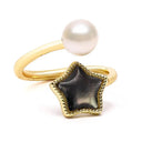 Verstelbare Ring Met Stervormig Detail Uit Abaloneschelp En Parel ±2 cm