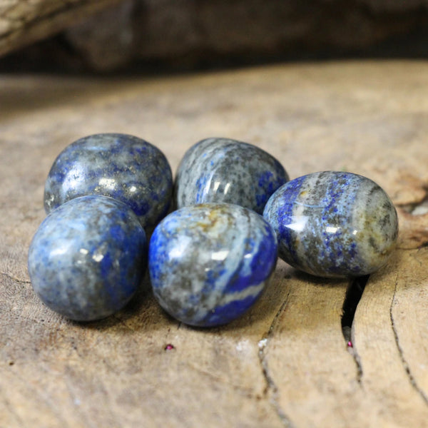 Lapis Lazuli trommelstenen fluoriserend mt3 50 gr.