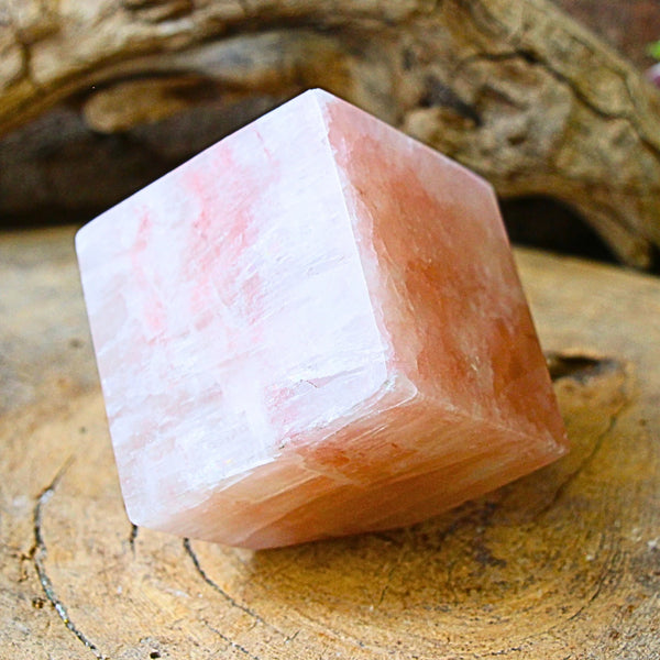 Calciet rood/roze kubus nr.05