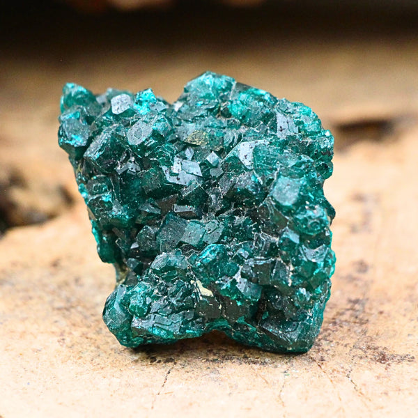 Dioptaas kristalcluster gekristalliseerd nr.01