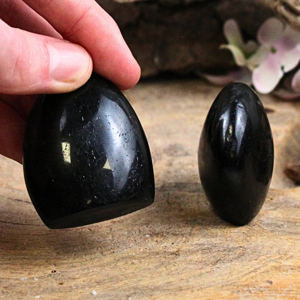 Toermalijn zwart sculptuur 50-100 gram