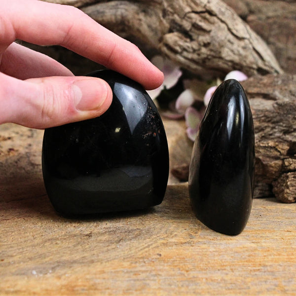 Toermalijn zwart sculptuur150-200 gram