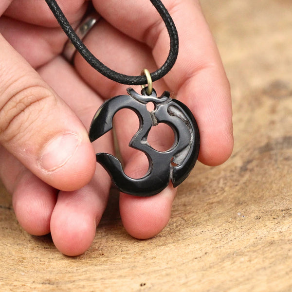 Ohm zwart hanger A8