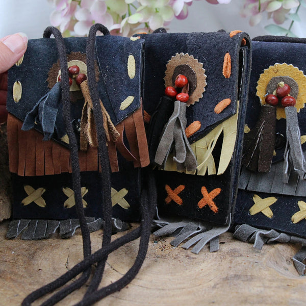 Leren Tasje Indianen style - donkerblauw - met franjes