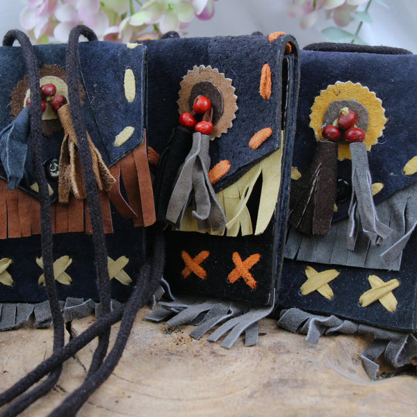 Leren Tasje Indianen style - donkerblauw - met franjes