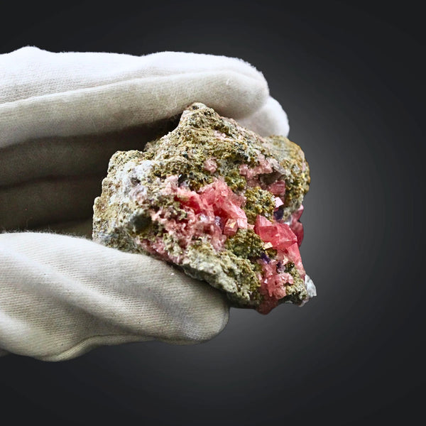 Rhodochrosiet met Pyriet en Dolomiet nr.699