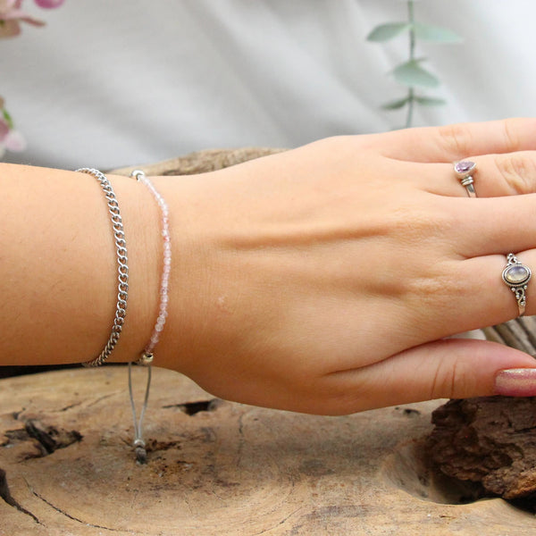 Aardbeienkwarts sparkle armband met schuifknoop