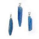 Blauwe Kyaniet Ruw Edelsteenhanger Met Metalen Oogje ±3.5cm