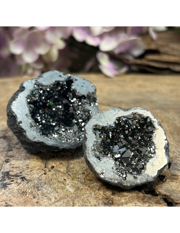 Zilverkleurige Bergkristal geode Marokko spirituele decoratie