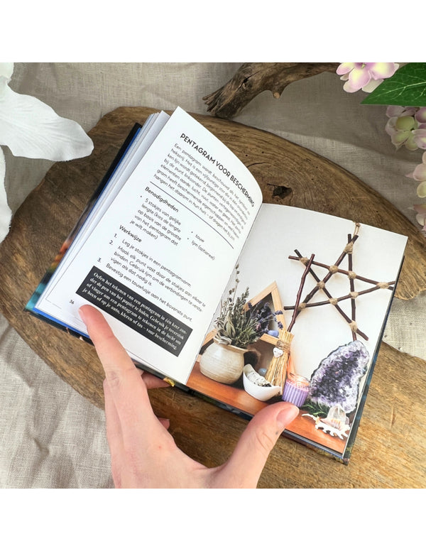 Moderne Heks Inspiratieboek Spirituele Gids voor Hekserij