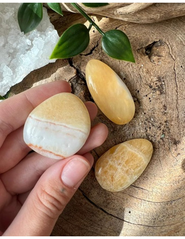 Gele Calciet Zaksteen Oplegsteen uit Madagaskar