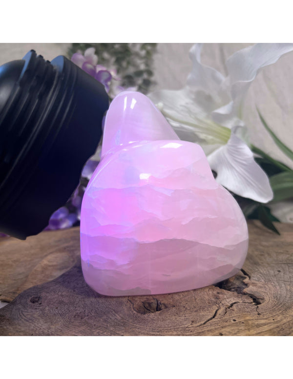 Manganocalciet Sculptuur Half-Edelsteen Afghanistan Handgeslepen Uniek Stuk