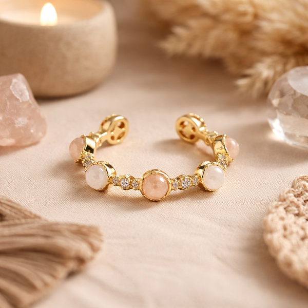 Open Ring Met Rozenkwarts En Goudkleurige Afwerking ±2 Cm