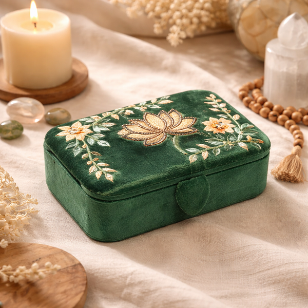 Sieraden- En Tarotdoosje Met Lotus Borduurwerk Fluweel Groen 11x15,5x5 cm
