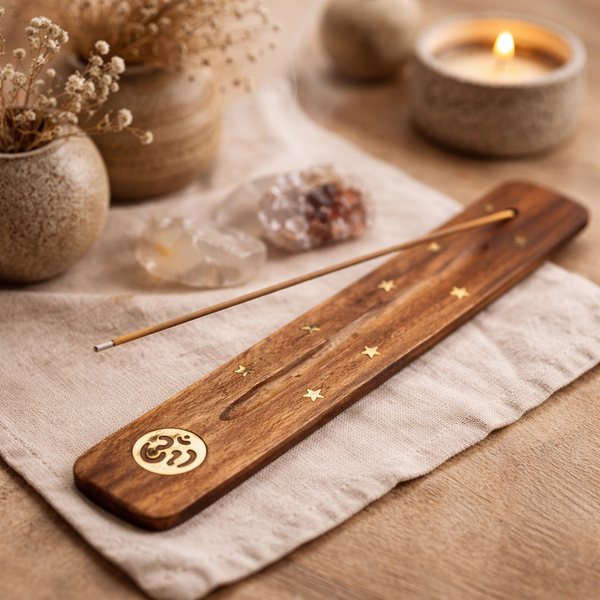 Wierookplankje Met Ingelegd Metalen Ohm Symbool Hout