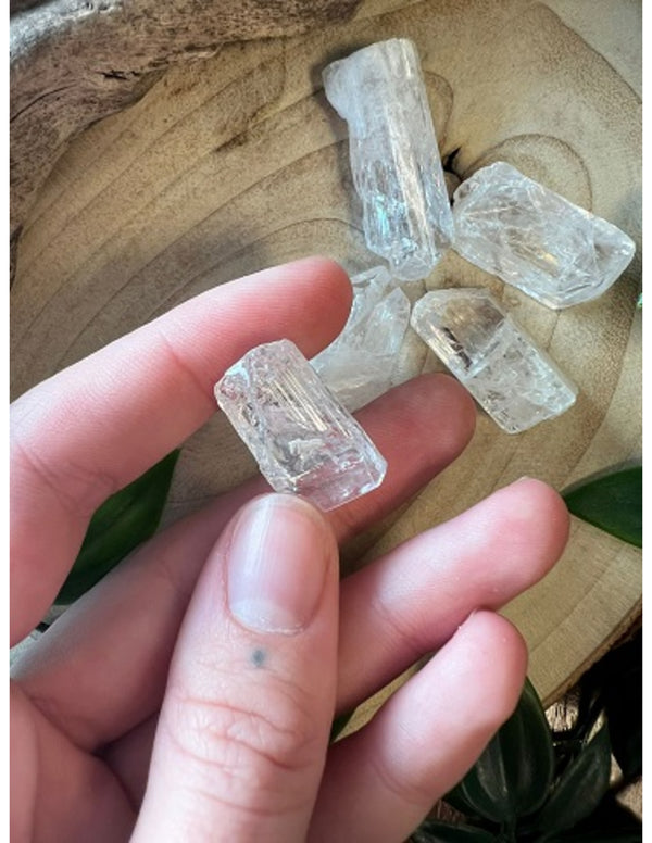 Ruwe Edelsteen Danburiet (5-10 gram)