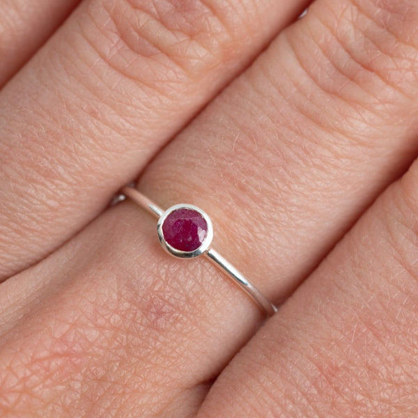 Geboortesteen Ring Robijn Juli - 925 Zilver - Zilverkleurig (Maat 17)