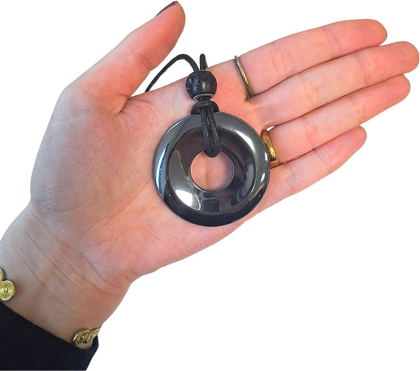 Hematiet mannenketting donut met kraal aan waskoord verstelbaar