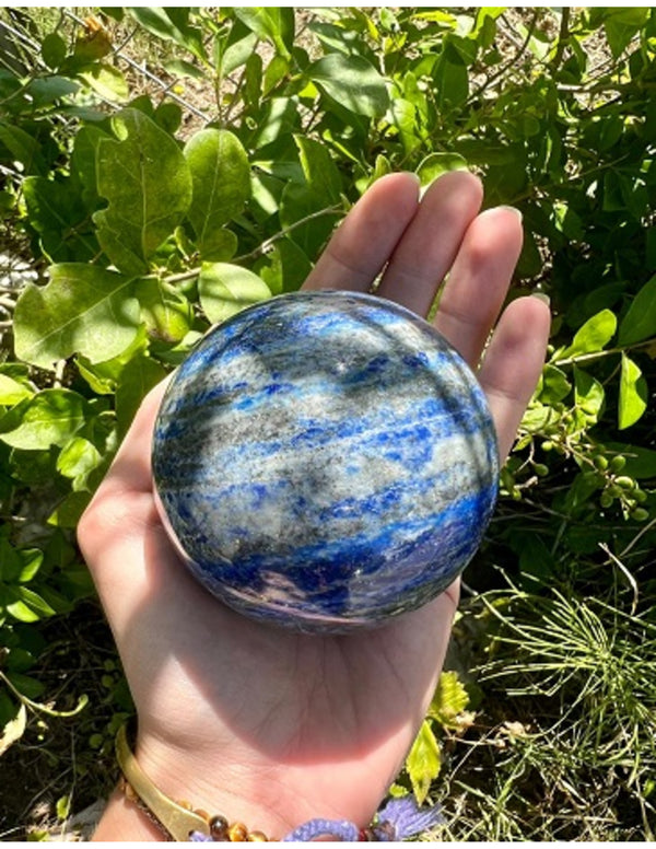 Unieke Lapis Lazuli edelsteen bol uit Afghanistan