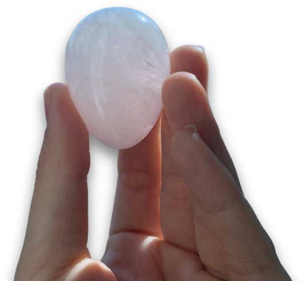 Yoni ei top geboord - Roze kwarts 45x33 mm