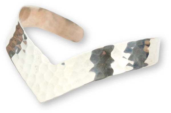 Zilveren bangle armband gehamerd