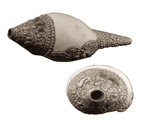 Rituele witte schelp met metaaldecoratie Puja - 22x10 - Schelp - Metaal - M