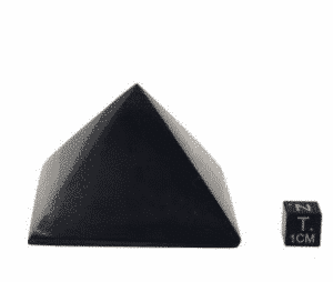 Edelsteen Piramide Shungiet - 60 mm