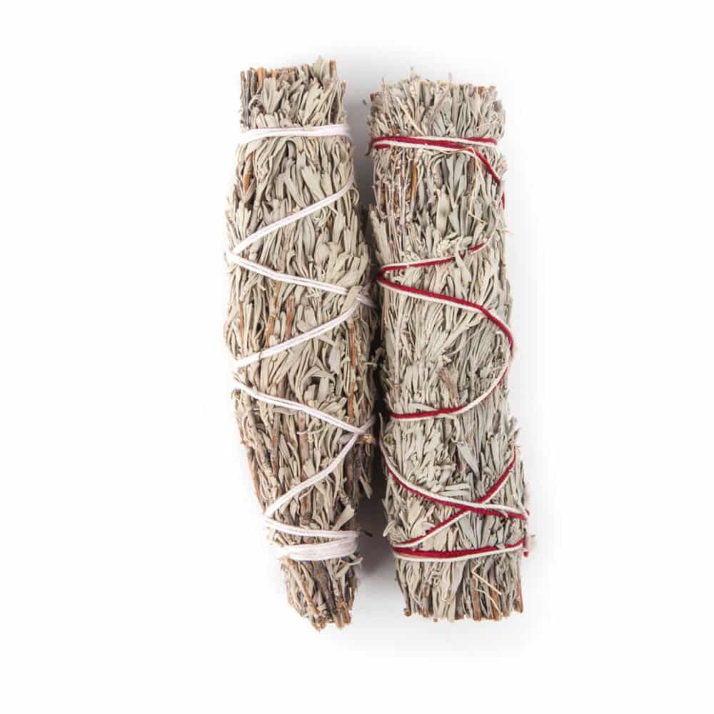 smudge stick met wit en rood draad