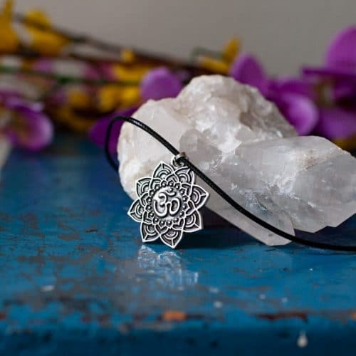 Ohm Teken Uitgelegd, Deze Kosmische Krachten Schuilen In AUM